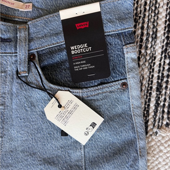 Levi’s Patchwork Wedgie Bootcut Jeans - Picture 5 of 10